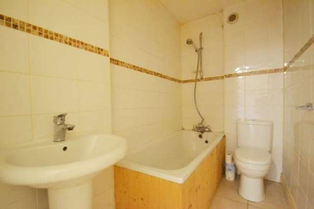  Image of 1 bedroom Apartment for sale in Kings Grove London SE15 at Kings Grove  Peckham, SE15 2NB