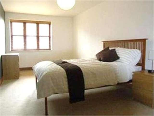  Image of 2 bedroom Flat to rent in Kingsley Mews London E1W at Tower Hill  Wapping, E1W 3HZ
