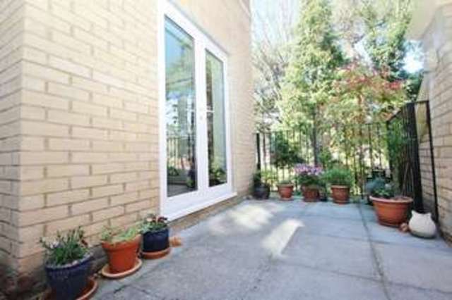  Image of 2 bedroom Flat for sale in Knyveton Road Boscombe Bournemouth BH1 at Knyveton Road  Bournemouth, BH1 3QR