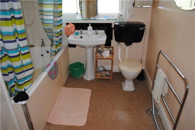  Image of 2 bedroom Flat to rent in Marina St. Leonards-on-Sea TN38 at East Sussex, TN38 0BL