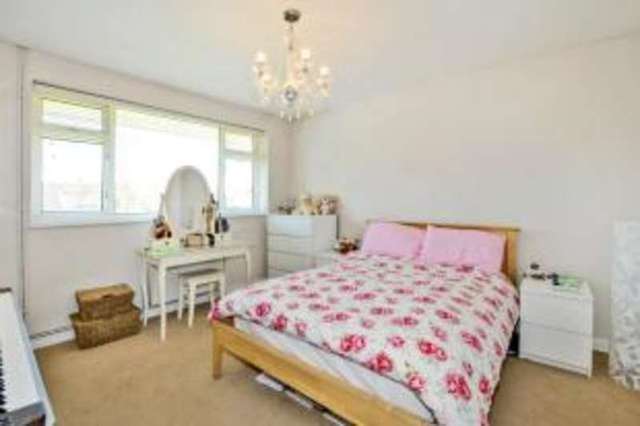  Image of 2 bedroom Maisonette for sale in Windfield Leatherhead KT22 at Leatherhead Surrey Leatherhead, KT22 8UG