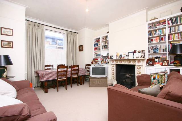  Image of 2 bedroom Flat to rent in Lessar Avenue London SW4 at Lessar Avenue  London, SW4 9HQ