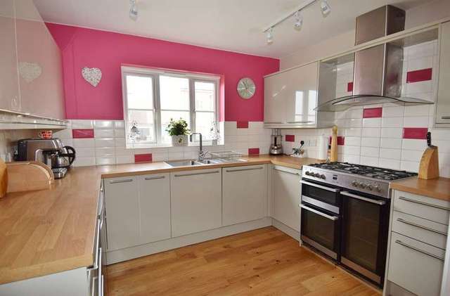  Image of 5 bedroom Detached house for sale in Lime Close Chartham Canterbury CT4 at Lime Close Chartham Canterbury, CT4 7TX