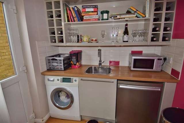  Image of 5 bedroom Detached house for sale in Lime Close Chartham Canterbury CT4 at Lime Close Chartham Canterbury, CT4 7TX