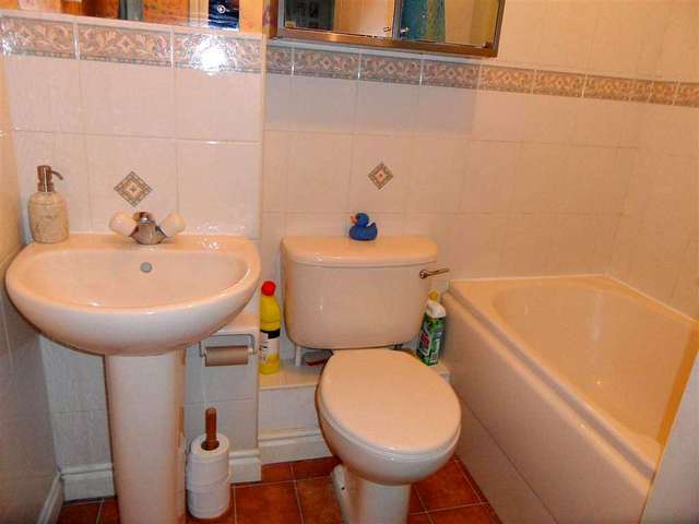  Image of 2 bedroom Semi-Detached house to rent in Linnet Close Newton-Le-Willows WA12 at Linnet Close  Newton Le Willows, WA12 9XJ