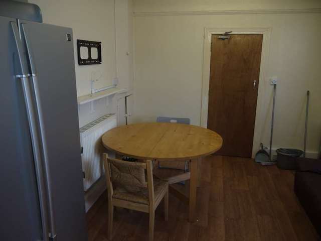  Image of 1 bedroom House Share to rent in Lipson Road Lipson Plymouth PL4 at Lipson Road  Plymouth, PL4 7NQ