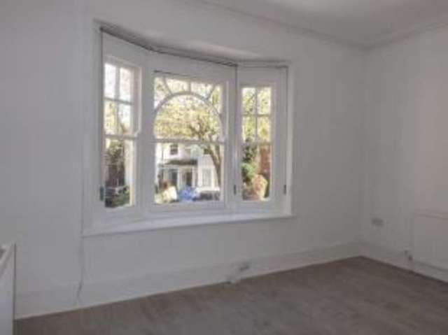  Image of 2 bedroom Flat for sale in The Avenue London E4 at London  Highams Park, E4 9LB