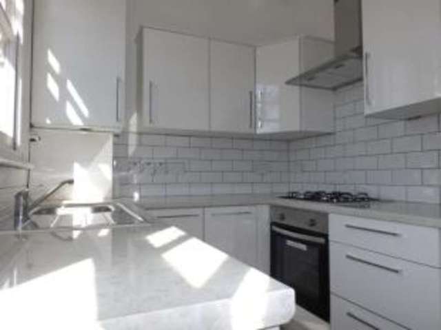  Image of 2 bedroom Flat for sale in The Avenue London E4 at London  Highams Park, E4 9LB