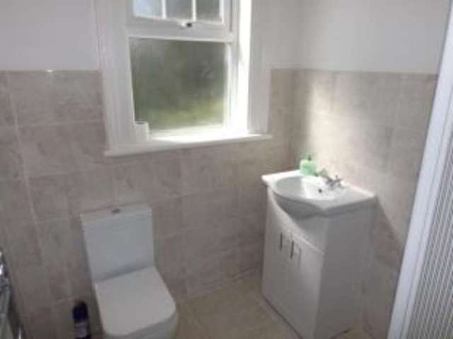  Image of 2 bedroom Flat for sale in The Avenue London E4 at London  Highams Park, E4 9LB
