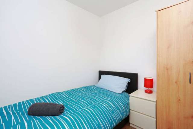  Image of 4 bedroom Detached house to rent in Long Mark Road London E16 at Long Mark Road Canning Town London, E16 3TH