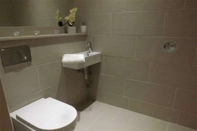  Image of 2 bedroom Flat to rent in Manor Road Loughton IG10 at Loughton, IG10 4RP