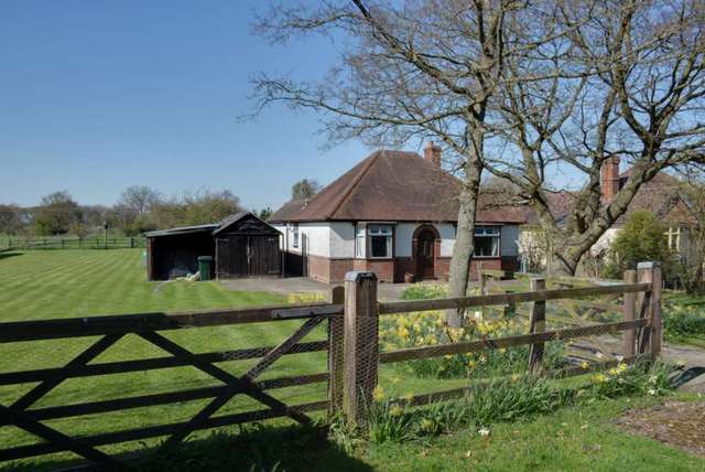  Image of 3 bedroom Detached house for sale in Lower Icknield Way Bledlow Princes Risborough HP27 at Lower Icknield Way Bledlow Princes Risborough, HP27 9QE