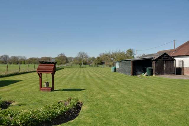  Image of 3 bedroom Detached house for sale in Lower Icknield Way Bledlow Princes Risborough HP27 at Lower Icknield Way Bledlow Princes Risborough, HP27 9QE