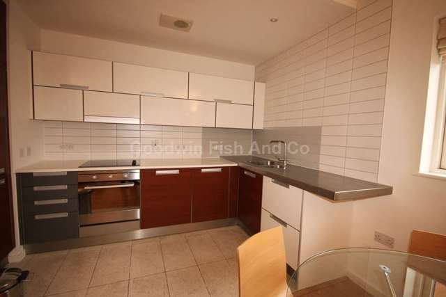  Image of 2 bedroom Apartment to rent in City Road East Manchester M15 at City Road East Southern Gateway Manchester, M15 4QL