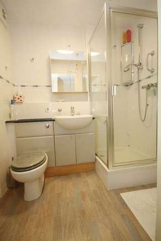  Image of 1 bedroom Flat for sale in Uxbridge Road Hatch End Pinner HA5 at Lutyens Lodge, 523 Uxbridge Road Hatch End Pinner, HA5 4JX