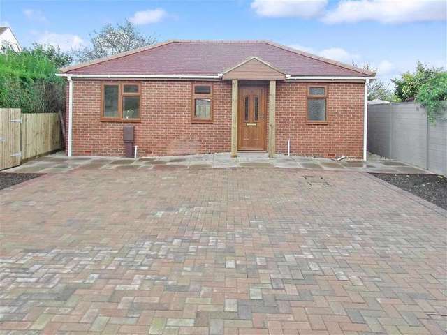  Image of 1 bedroom Bungalow for sale in Main Road Southbourne Emsworth PO10 at Emsworth Hampshire Emsworth, PO10 8AU