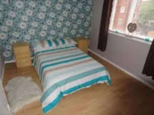  Image of 1 bedroom Flat to rent in Makepeace Road Northolt UB5 at Makepeace Road  Northolt, UB5 5UH