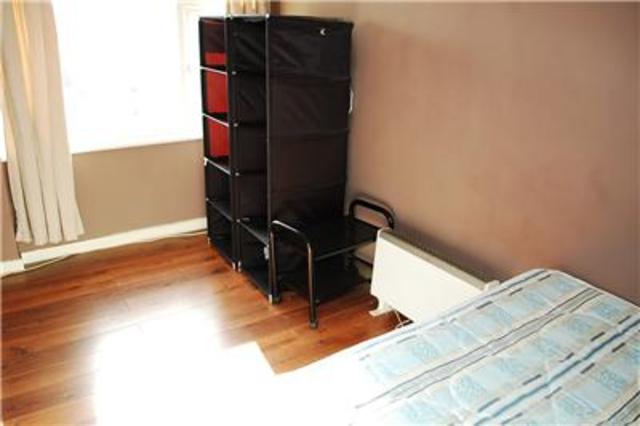  Image of 2 bedroom Flat to rent in Maldon Road Wallington SM6 at Maldon Road  Surrey, SM6 8BG