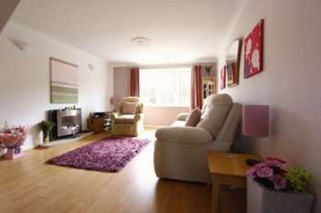  Image of 2 bedroom Semi-Detached house for sale in Maplewood Avenue Hull HU5 at Maplewood Avenue  Hull, HU5 5YE