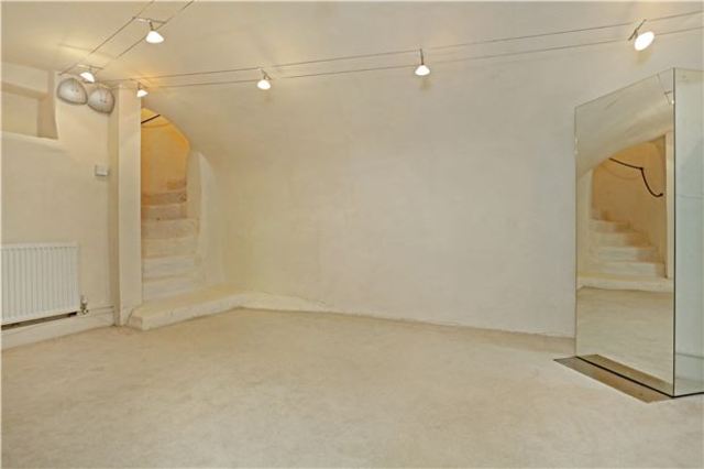  Image of 3 bedroom Terraced house for sale in Tormarton Road Marshfield Chippenham SN14 at 1 Tormarton Road Marshfield Wiltshire, SN14 8NN