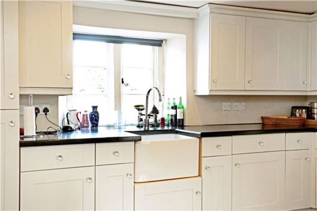  Image of 3 bedroom Terraced house for sale in Tormarton Road Marshfield Chippenham SN14 at 1 Tormarton Road Marshfield Wiltshire, SN14 8NN