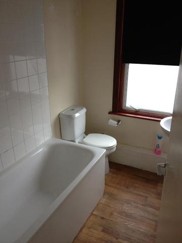  Image of 3 bedroom Terraced house to rent in Marten Road London E17 at London  London, E17 4NN
