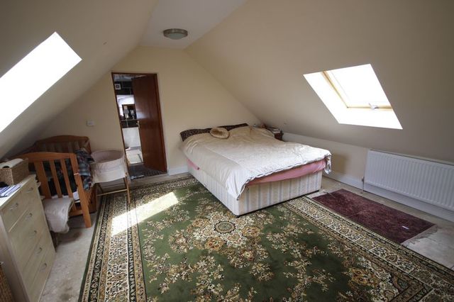  Image of 6 bedroom Semi-Detached house for sale in Masters Close Luton LU1 at Masters Close  Luton, LU1 5PH