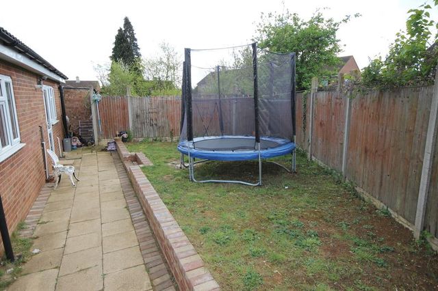  Image of 6 bedroom Semi-Detached house for sale in Masters Close Luton LU1 at Masters Close  Luton, LU1 5PH