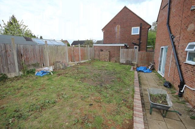  Image of 6 bedroom Semi-Detached house for sale in Masters Close Luton LU1 at Masters Close  Luton, LU1 5PH