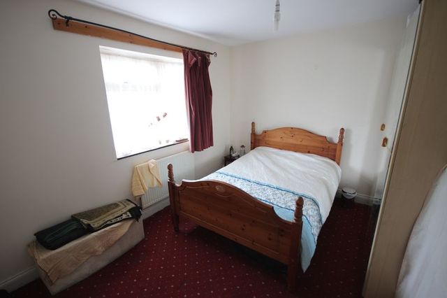  Image of 6 bedroom Semi-Detached house for sale in Masters Close Luton LU1 at Masters Close  Luton, LU1 5PH