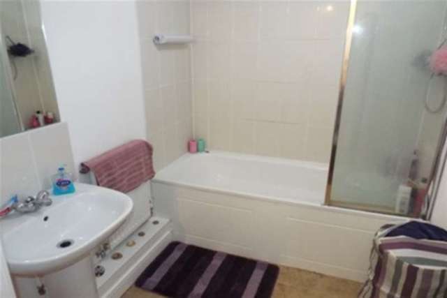  Image of 2 bedroom Flat to rent in Maxwell Road Romford RM7 at Romford, RM7 0FA