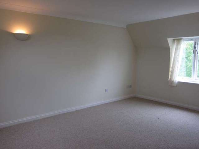  Image of 1 bedroom Apartment to rent in Water Eaton Road Oxford OX2 at Meadow View  Water Eaton Rd, OX2 7QS