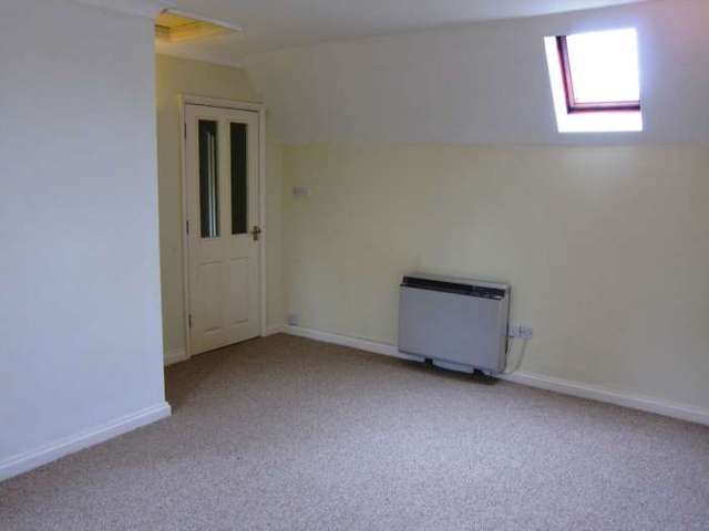  Image of 1 bedroom Apartment to rent in Water Eaton Road Oxford OX2 at Meadow View  Water Eaton Rd, OX2 7QS
