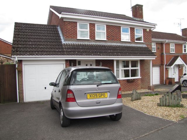  Image of 4 bedroom Detached house to rent in Michaels Way Fair Oak Eastleigh SO50 at Michaels Way  Southampton, SO50 7NT
