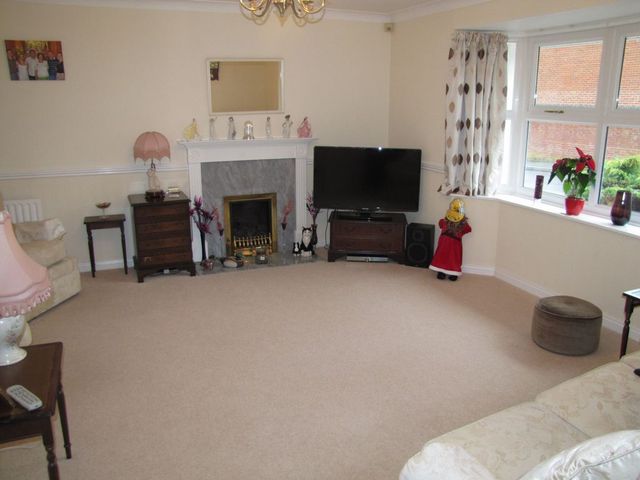  Image of 4 bedroom Detached house to rent in Michaels Way Fair Oak Eastleigh SO50 at Michaels Way  Southampton, SO50 7NT