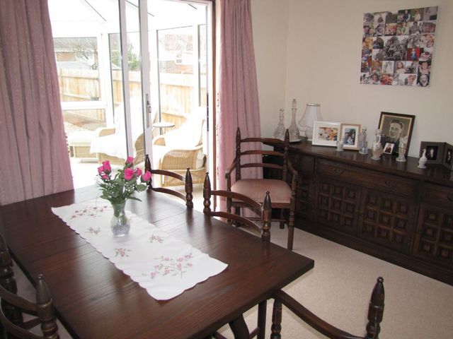  Image of 4 bedroom Detached house to rent in Michaels Way Fair Oak Eastleigh SO50 at Michaels Way  Southampton, SO50 7NT
