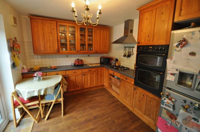  Image of 4 bedroom Semi-Detached house to rent in Middle Gordon Road Camberley GU15 at Middle Gordon Road  Camberley, GU15 2HT