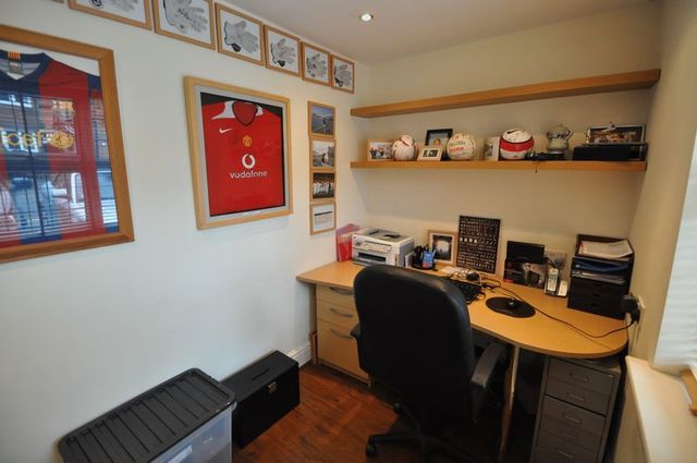  Image of 4 bedroom Semi-Detached house to rent in Middle Gordon Road Camberley GU15 at Middle Gordon Road  Camberley, GU15 2HT