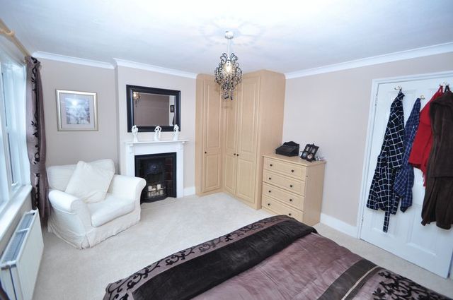  Image of 4 bedroom Semi-Detached house to rent in Middle Gordon Road Camberley GU15 at Middle Gordon Road  Camberley, GU15 2HT