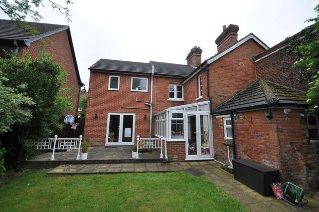  Image of 4 bedroom Semi-Detached house to rent in Middle Gordon Road Camberley GU15 at Middle Gordon Road  Camberley, GU15 2HT