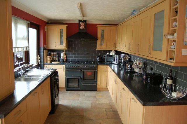  Image of 3 bedroom Terraced house for sale in Milford Road Grays RM16 at Milford Road  Grays, RM16 2QL