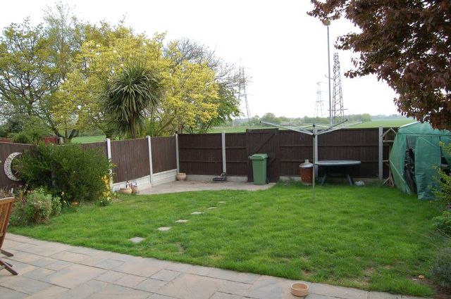  Image of 3 bedroom Terraced house for sale in Milford Road Grays RM16 at Milford Road  Grays, RM16 2QL