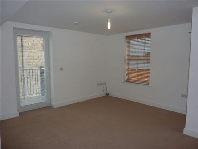  Image of 2 bedroom Flat to rent in Millstream Square Sleaford NG34 at Millstream Square  Sleaford, NG34 7ZL