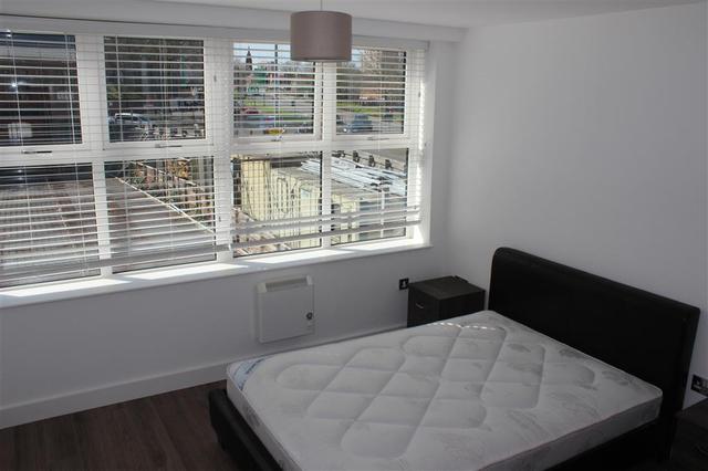  Image of 1 bedroom Apartment to rent in Icknield Street Hockley Birmingham B18 at The Mint, Mint Drive  Jewellery Quarter, B18 6RU