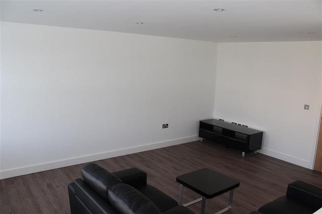  Image of 1 bedroom Apartment to rent in Icknield Street Hockley Birmingham B18 at The Mint, Mint Drive  Jewellery Quarter, B18 6RU
