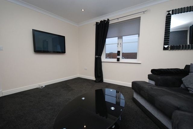  Image of 2 bedroom Flat to rent in Moorcroft Court Ossett WF5 at Moorcroft Court Church Street Ossett, WF5 9EY