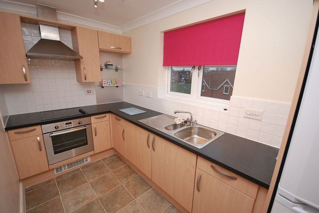  Image of 2 bedroom Flat to rent in Moorcroft Court Ossett WF5 at Moorcroft Court Church Street Ossett, WF5 9EY