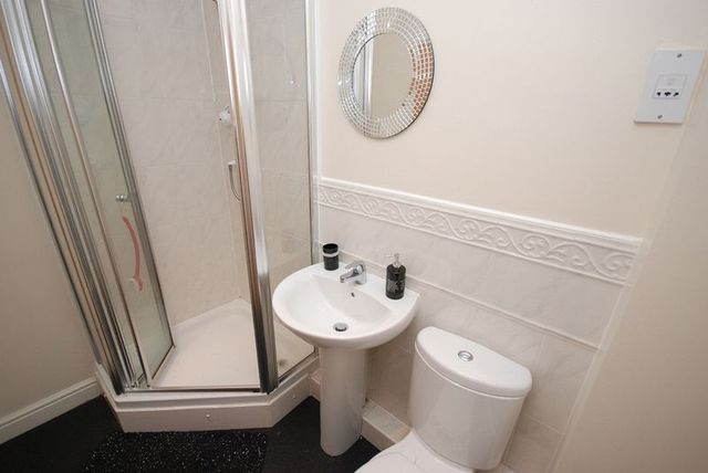  Image of 2 bedroom Flat to rent in Moorcroft Court Ossett WF5 at Moorcroft Court Church Street Ossett, WF5 9EY