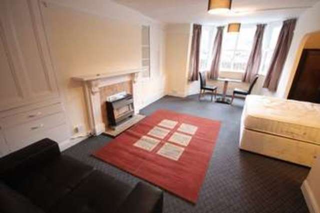  Image of 1 bedroom Flat to rent in St. Johns Terrace Hyde Park Leeds LS3 at Moorland Hall, St Johns Terrace Hyde Park Leeds, LS3 1DY