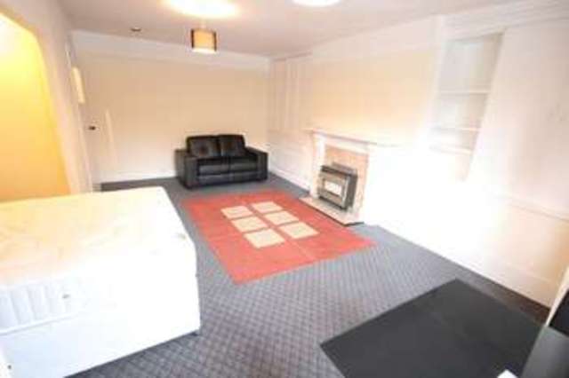  Image of 1 bedroom Flat to rent in St. Johns Terrace Hyde Park Leeds LS3 at Moorland Hall, St Johns Terrace Hyde Park Leeds, LS3 1DY